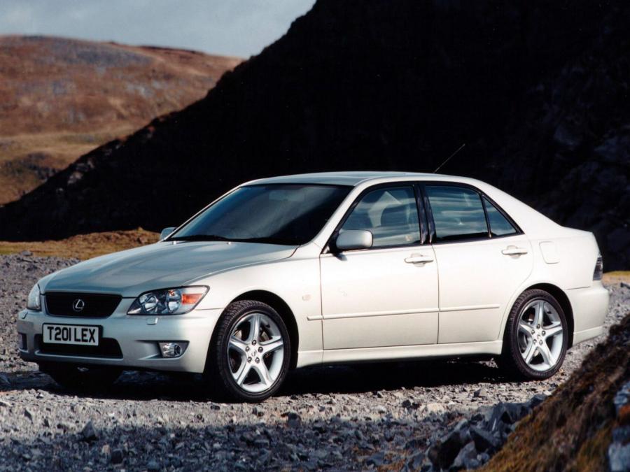  Lexus IS200 1999 года  (UK) (фото 7 из 10)